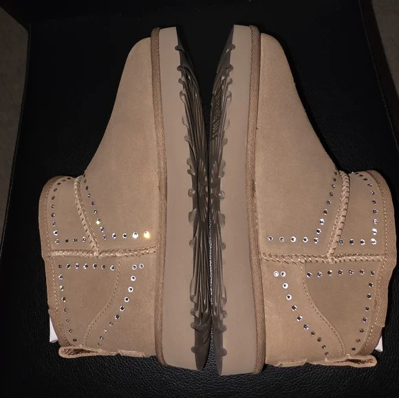 UGG Classic Ultra Mini Bling Boots(chestnut) - Picture 4 of 7